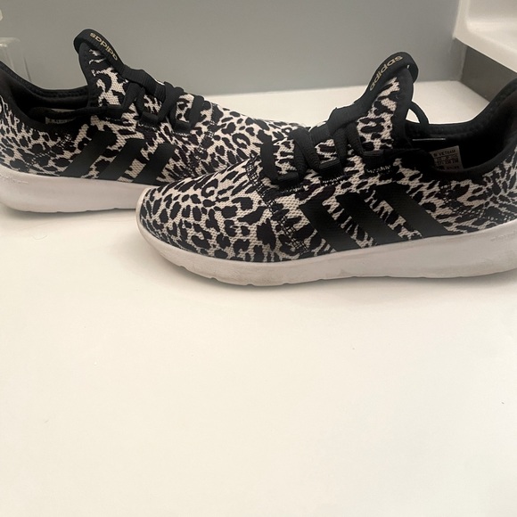 Adidas women’s shoes - Picture 3 of 4